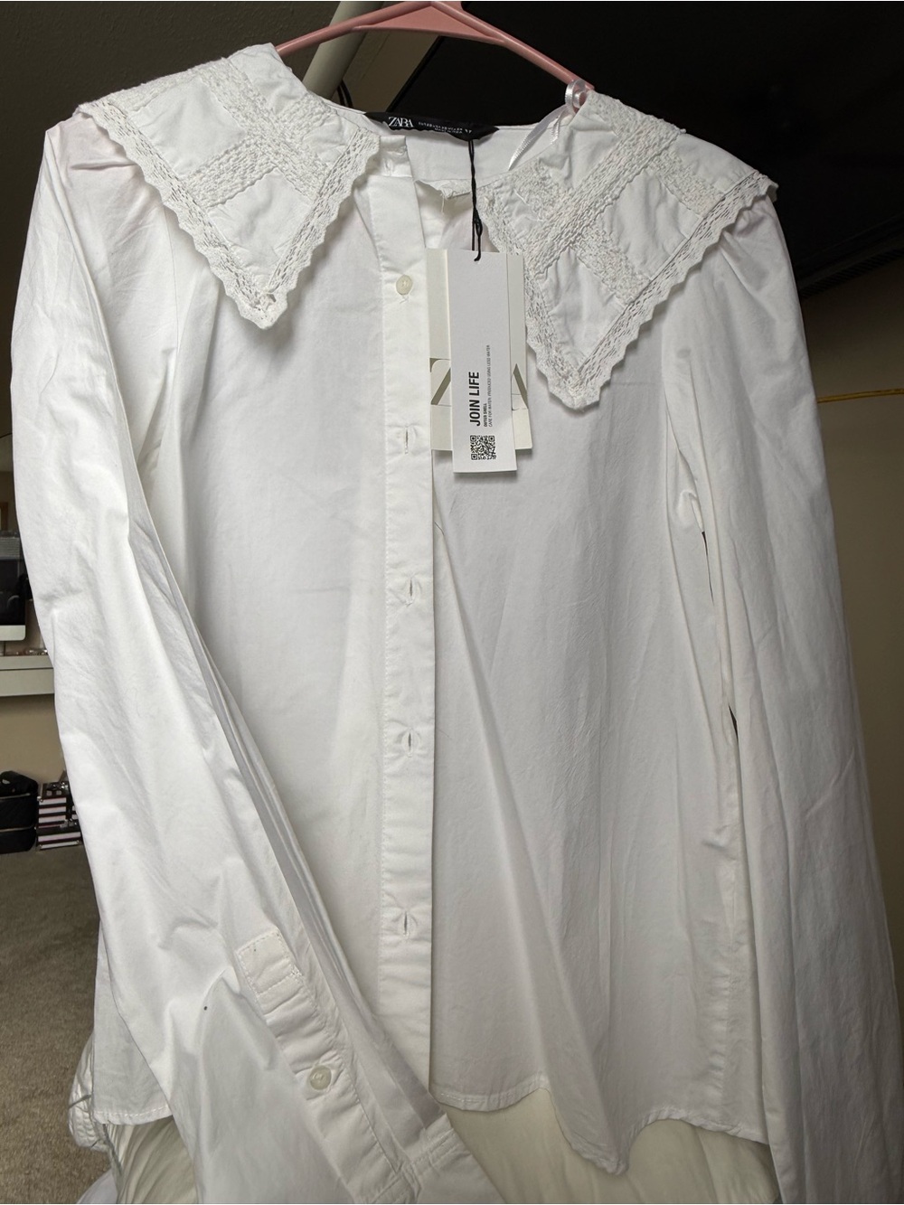 Zara White Cotton Button-Up Blouse with Embroidered Pointed Collar